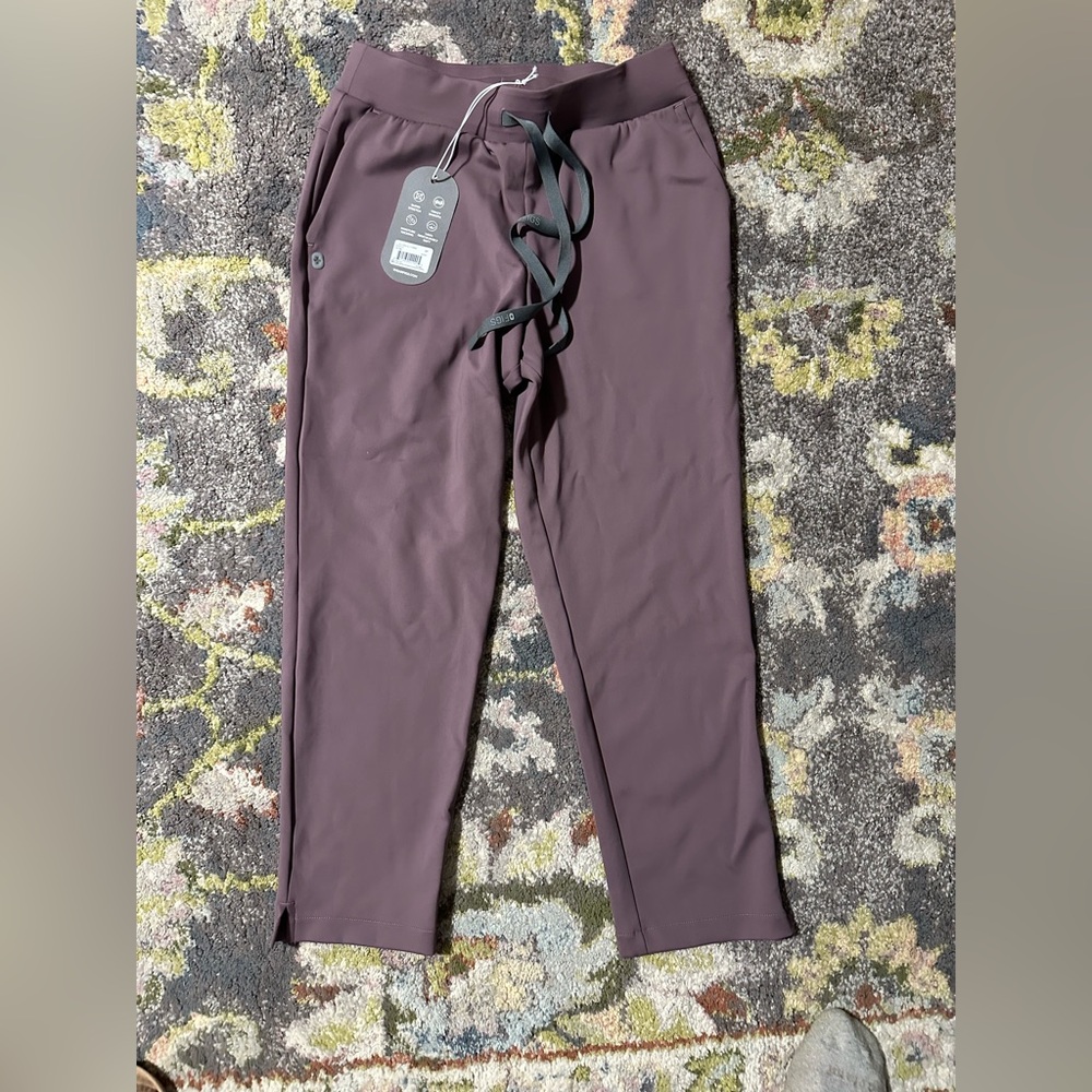 Brand new figs tapered slim Tena form - small petite